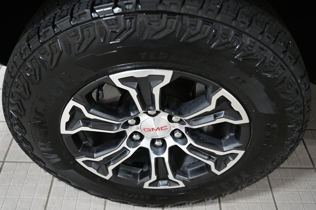 Used 2024 GMC Canyon AT4 image 18