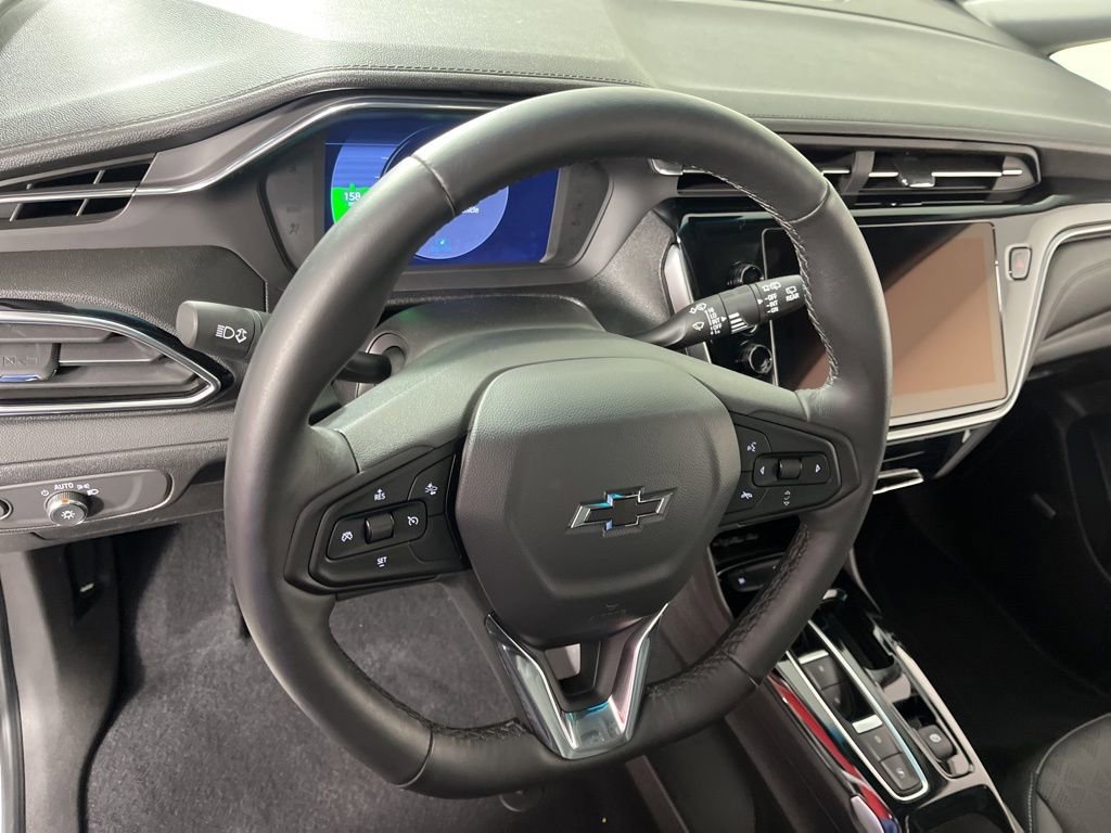 Used 2023 Chevrolet Bolt LT w/ Infotainment Package FWD image 25