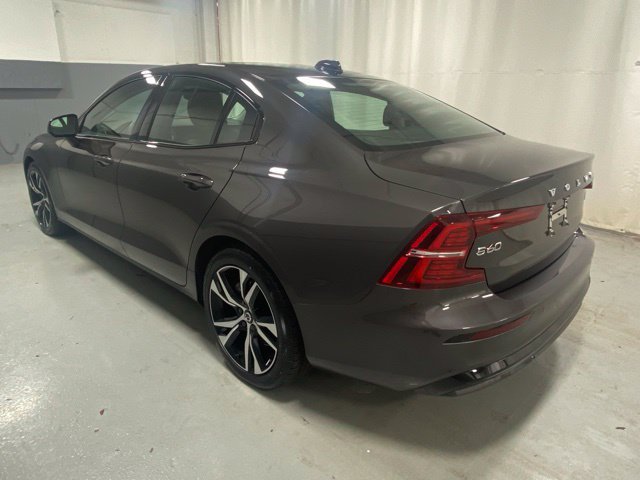 Certified 2025 Volvo S60 B5 Core AWD/4WD image 2