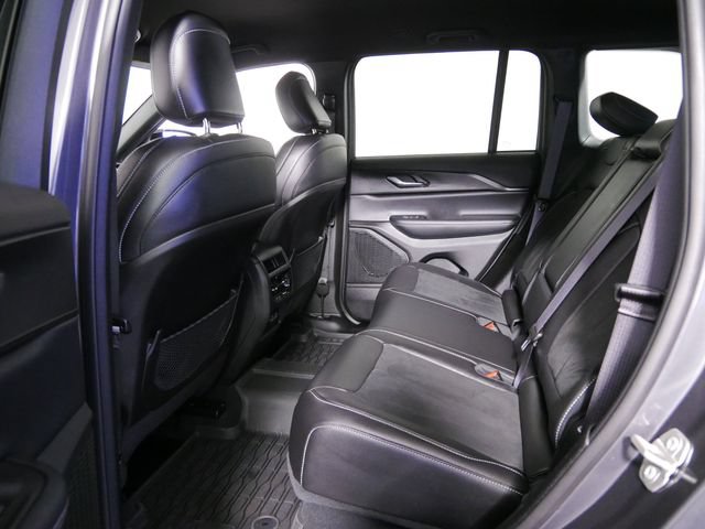Certified 2024 Jeep Grand Cherokee Altitude AWD/4WD image 16