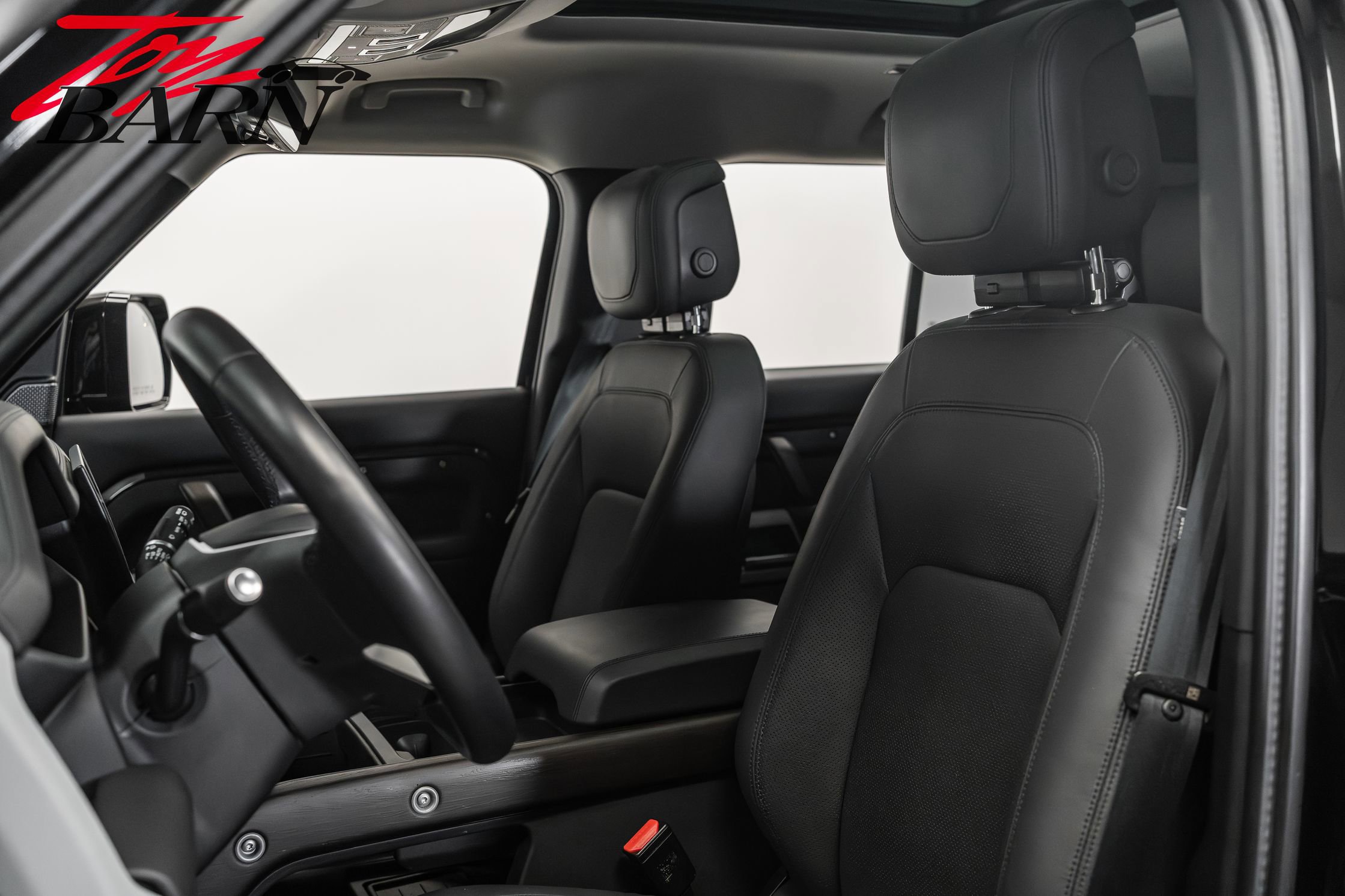 Used 2024 Land Rover Defender 110 SE image 23