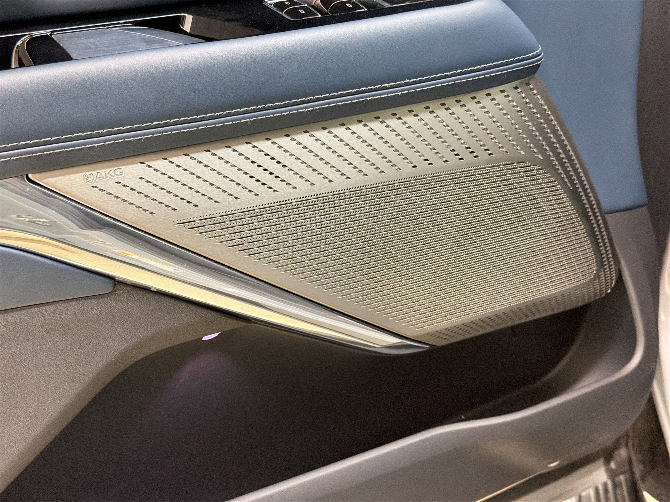 New 2026 Cadillac Escalade IQ Sport 2 w/ LPO, ONYX Package image 19