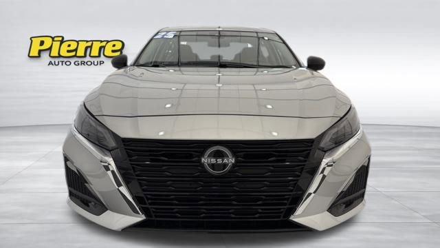 Used 2025 Nissan Altima 2.5 SV FWD image 7