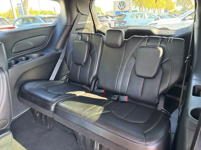 Used 2025 Chrysler Pacifica Select image 19