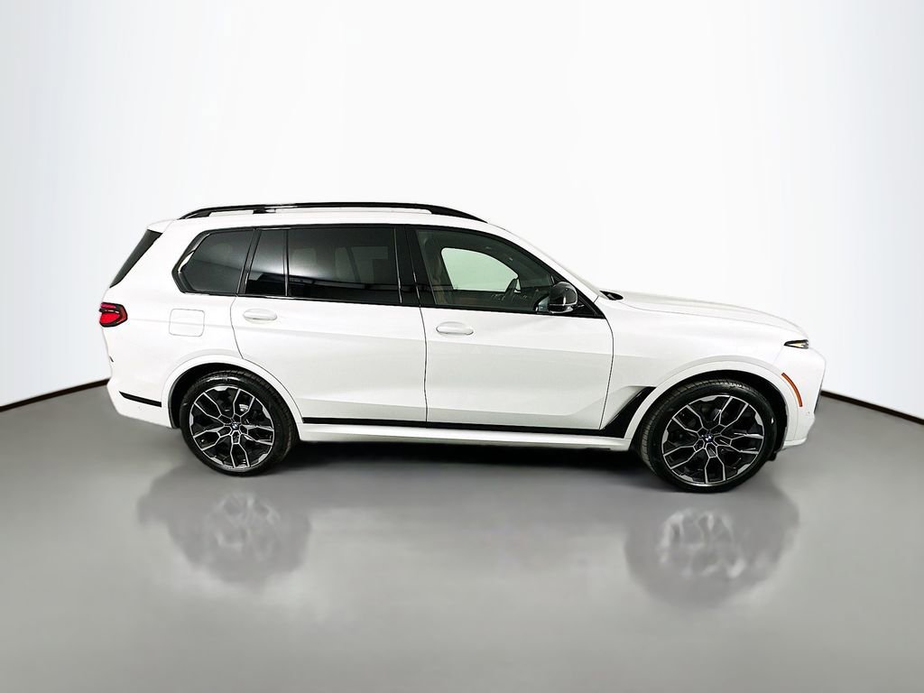 New 2026 BMW X7 M60i image 4