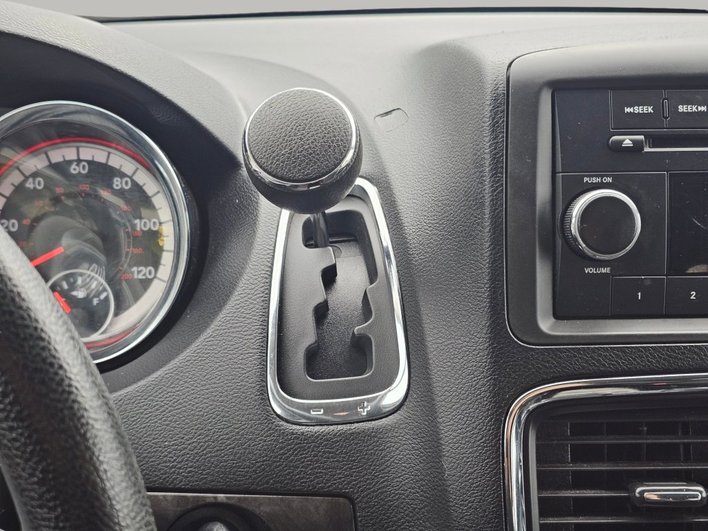 Used 2016 Dodge Grand Caravan SE w/ Quick Order Package 29E SE image 9