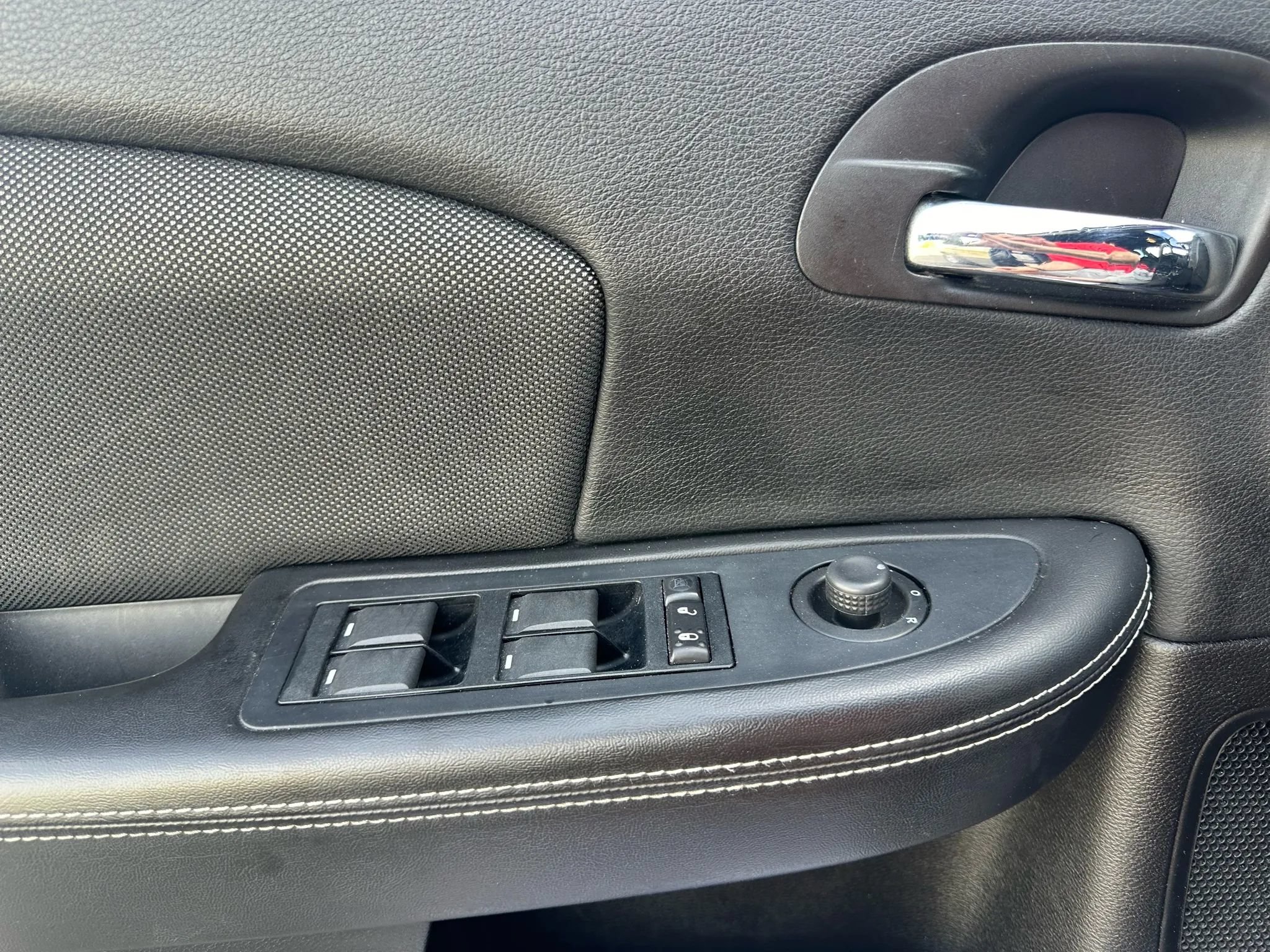 Used 2013 Dodge Avenger SE FWD image 18