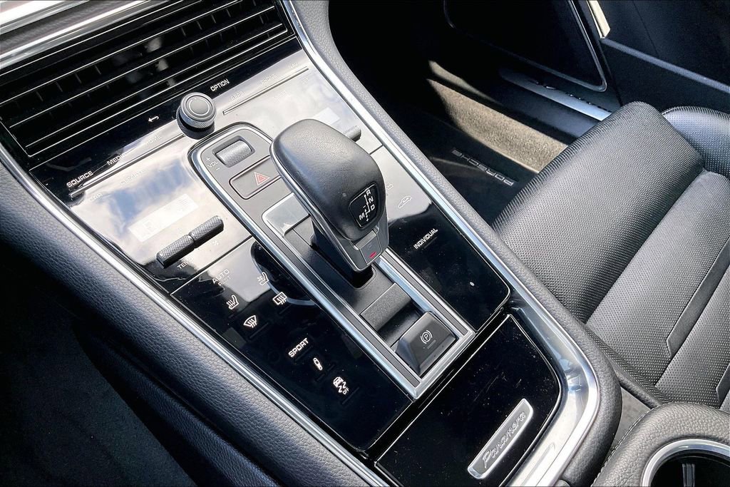Used 2021 Porsche Panamera 4S image 24
