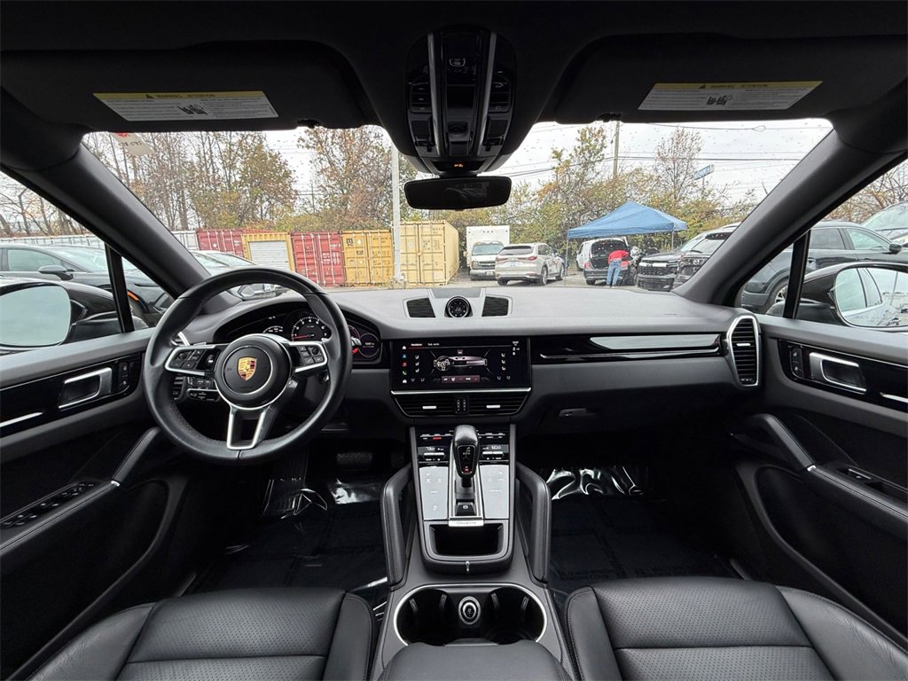 Used 2022 Porsche Cayenne image 22