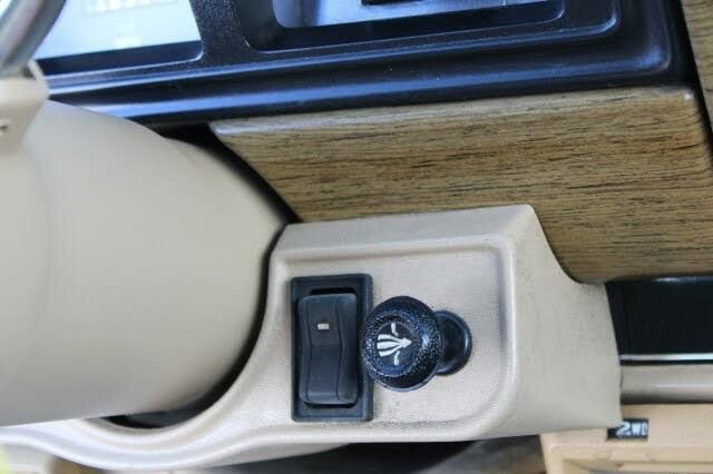 Used 1990 Jeep Grand Wagoneer image 65