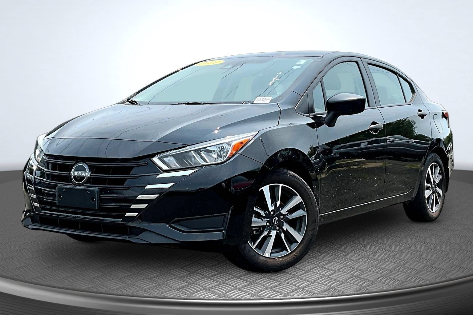 Used 2024 Nissan Versa S w/ S Plus Package FWD image 1