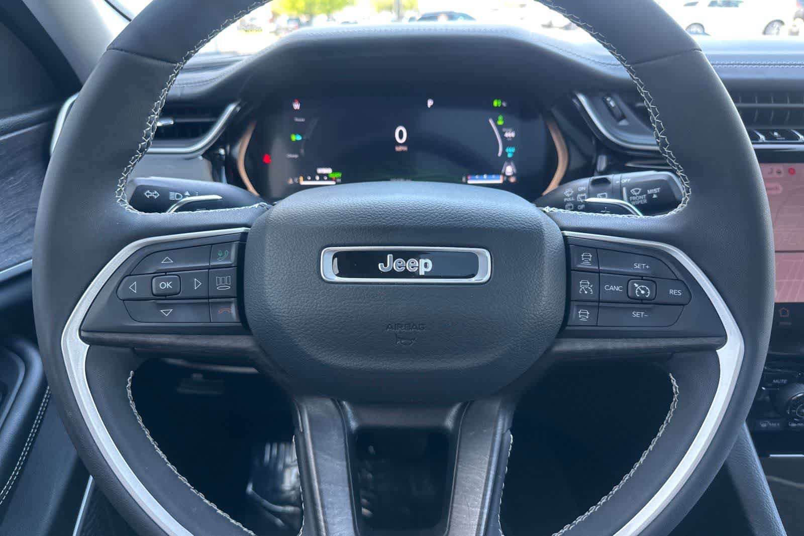 Certified 2022 Jeep Grand Cherokee Limited 4xe w/ Luxury Tech Group II AWD/4WD image 26