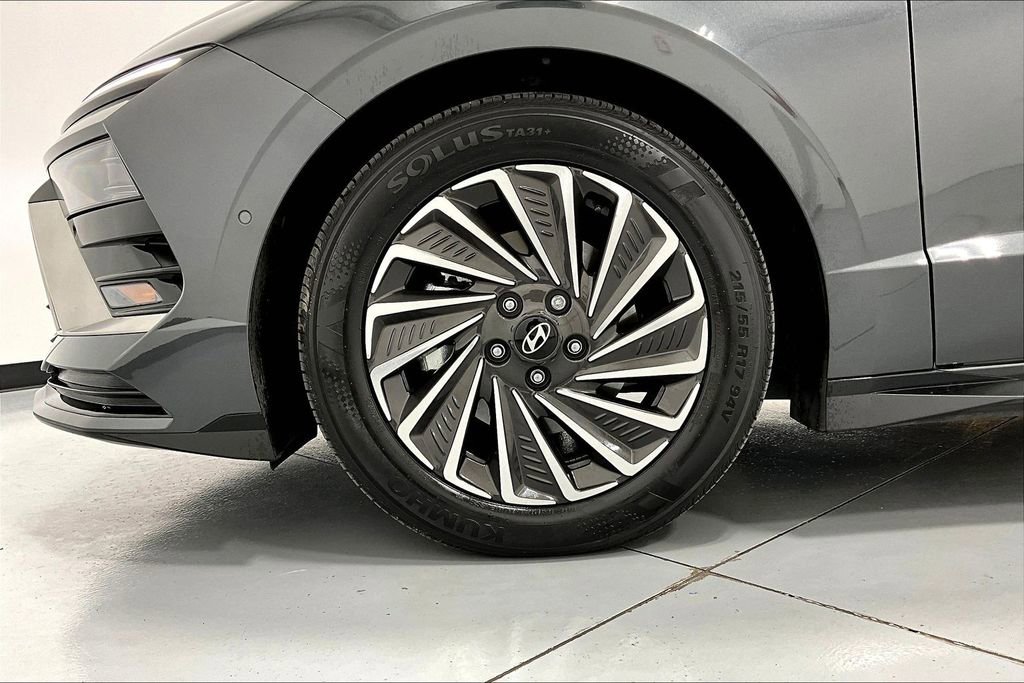 Certified 2025 Hyundai Sonata Limited image 11