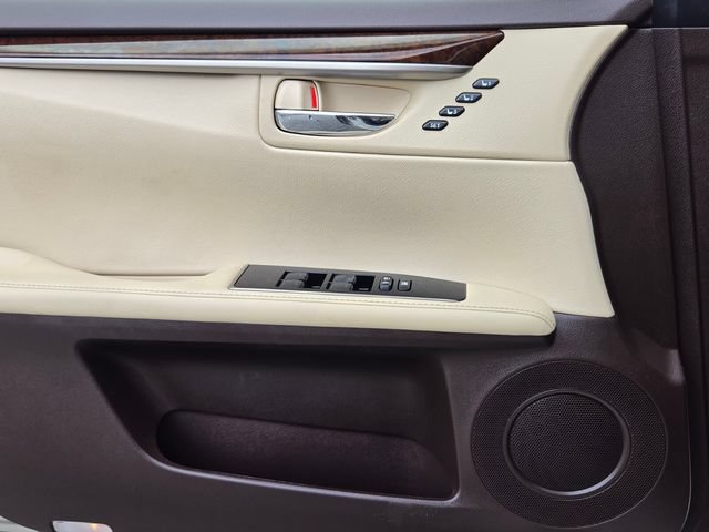 Used 2016 Lexus ES 350 w/ Premium Package w/Wood Trim FWD image 27