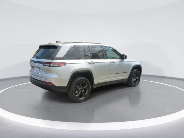 New 2026 Jeep Grand Cherokee Limited w/ Limited Altitude Package AWD/4WD image 8