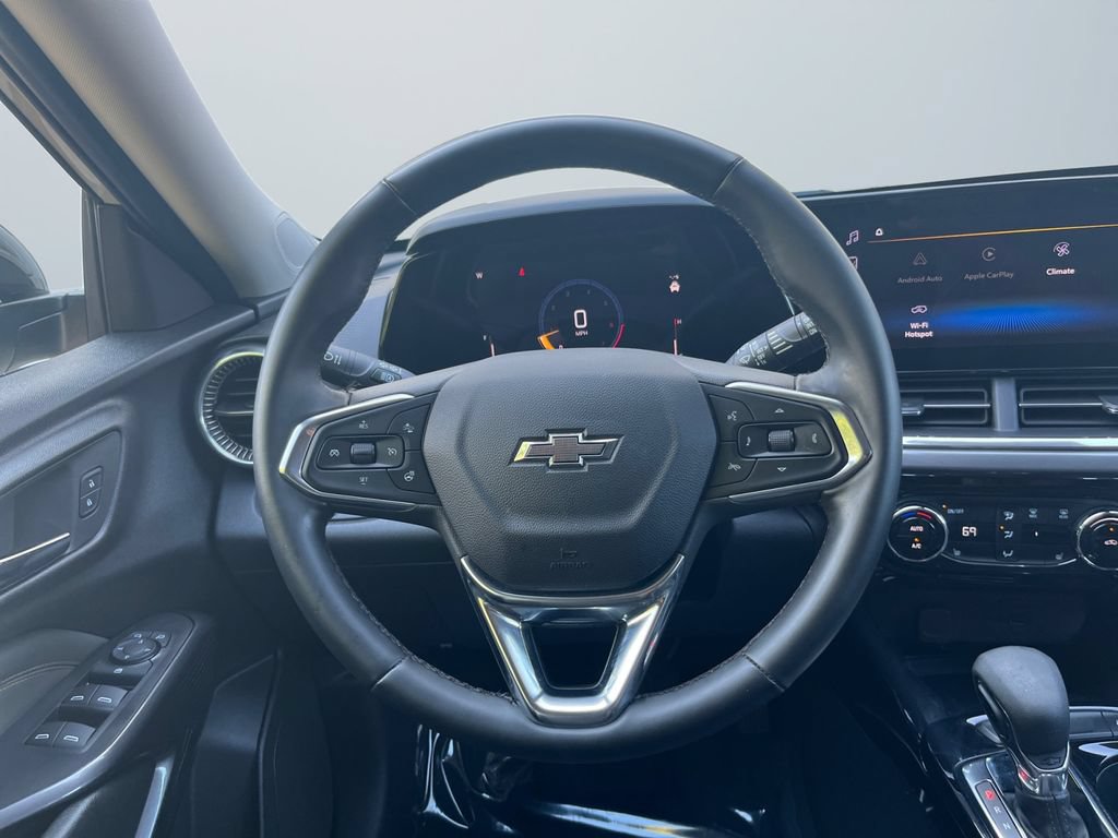 Used 2026 Chevrolet Trax ACTIV w/ Sunroof Package FWD image 12