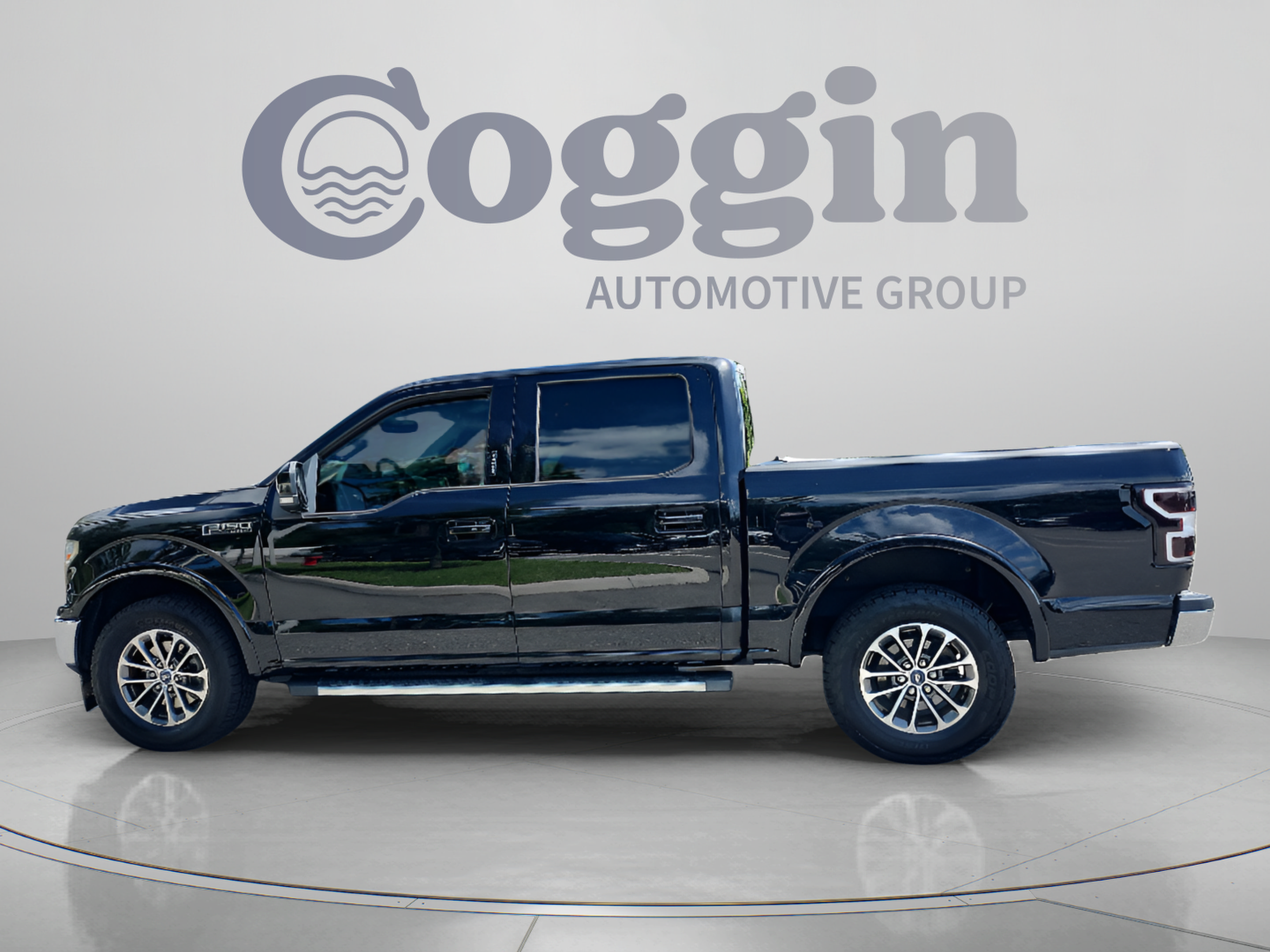 Used 2019 Ford F150 Lariat w/ Trailer Tow Package RWD image 2