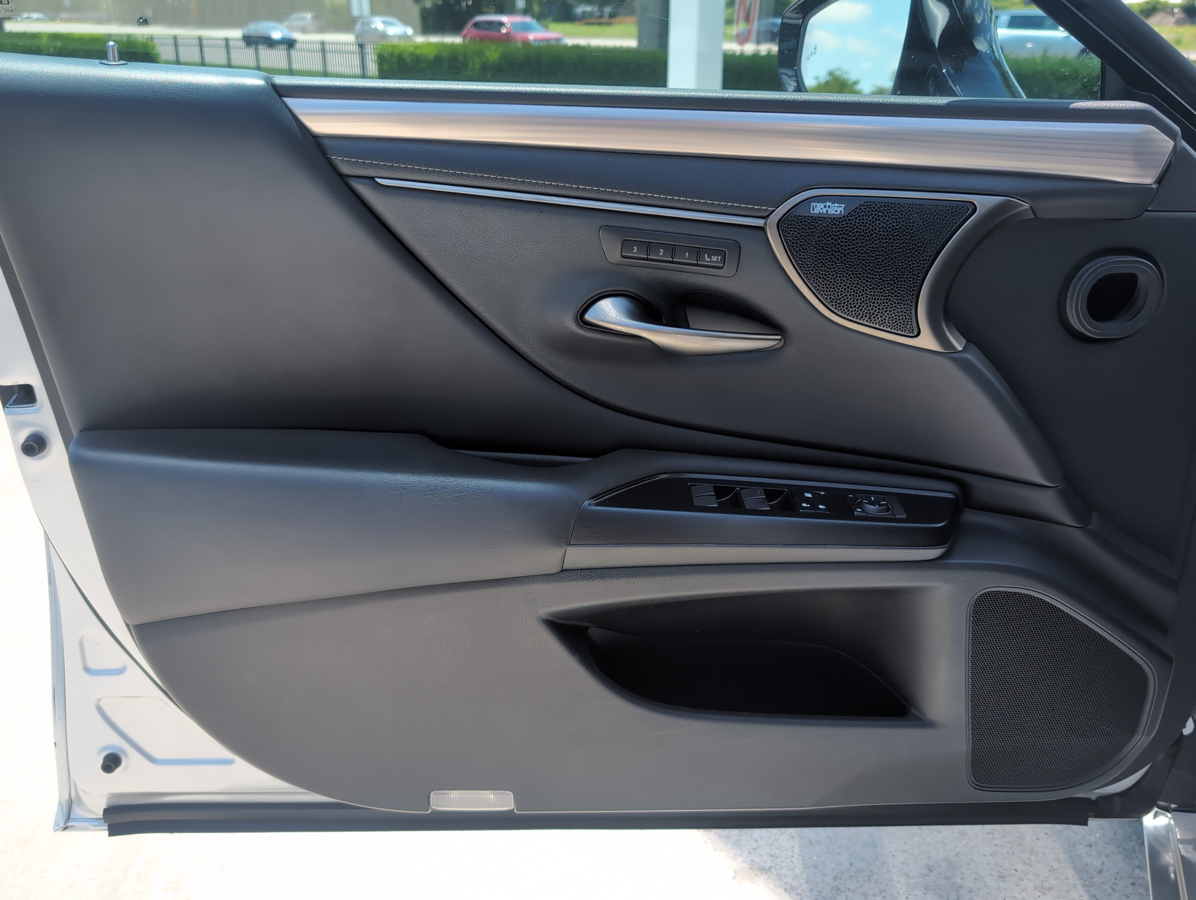Used 2019 Lexus ES 350 F Sport w/ Accessory Package 2 FWD image 14