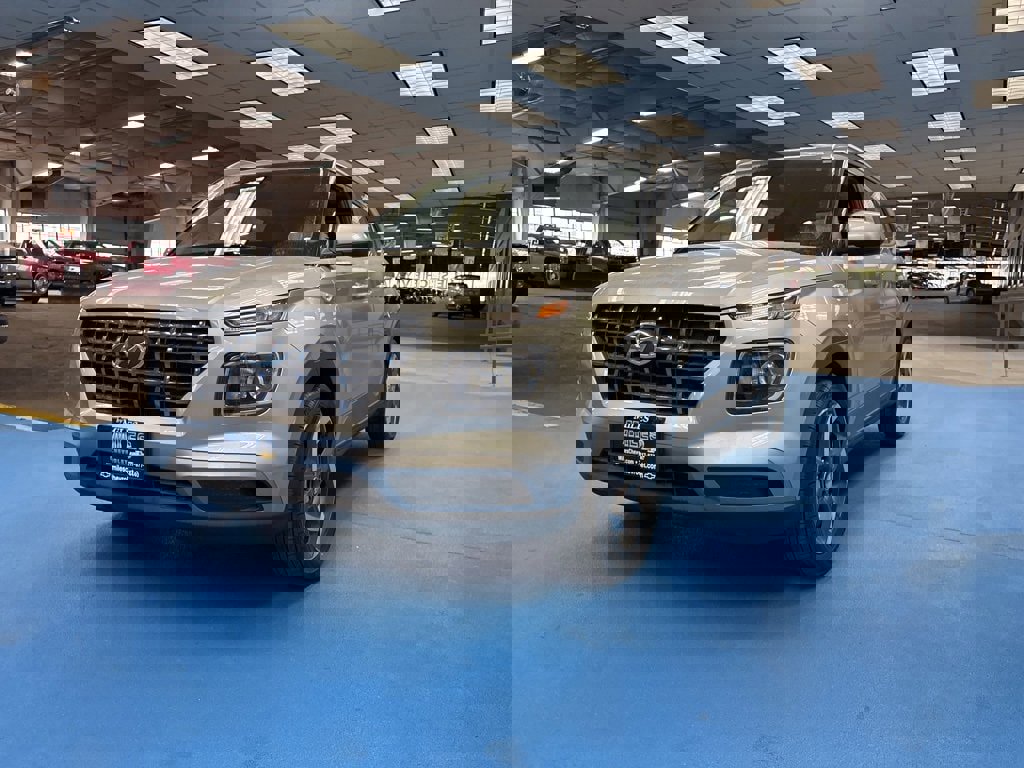 Used 2025 Hyundai Venue SEL image 12