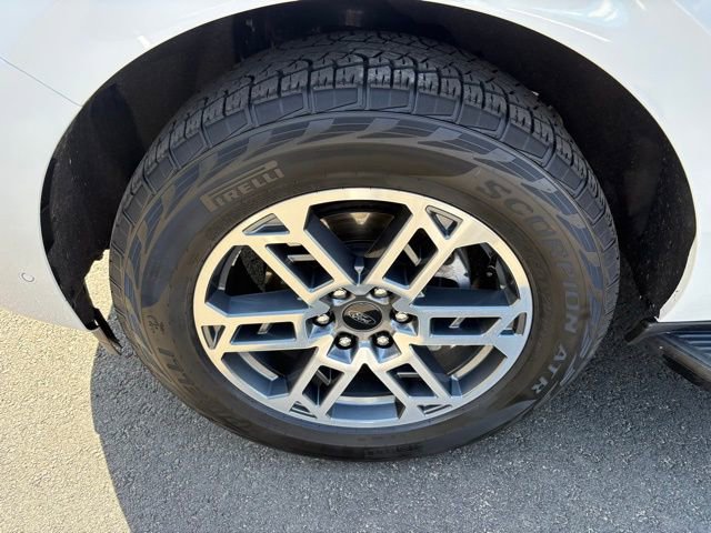 Used 2025 Ford Expedition Active image 12