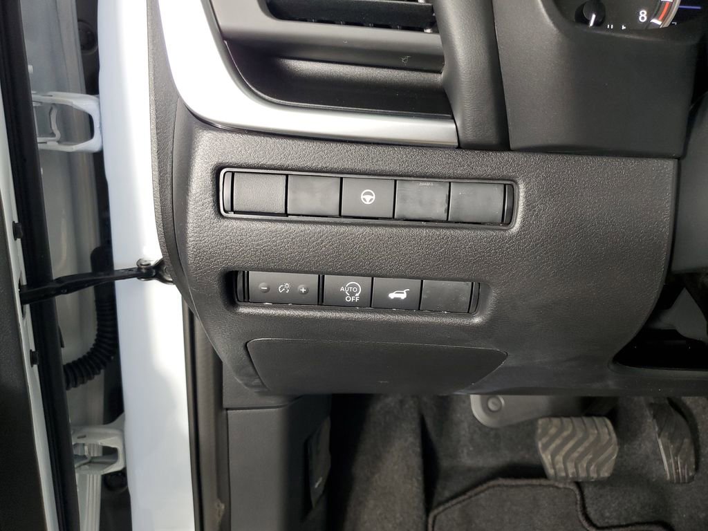 New 2026 Nissan Rogue SV FWD image 28