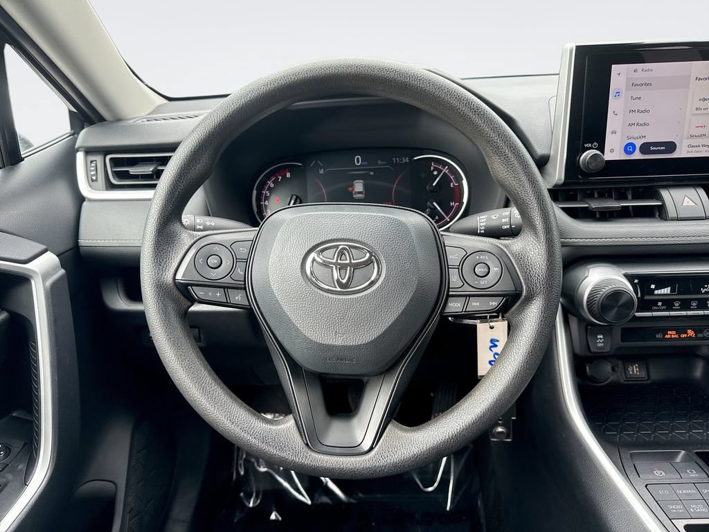 Used 2025 Toyota RAV4 LE AWD/4WD image 11