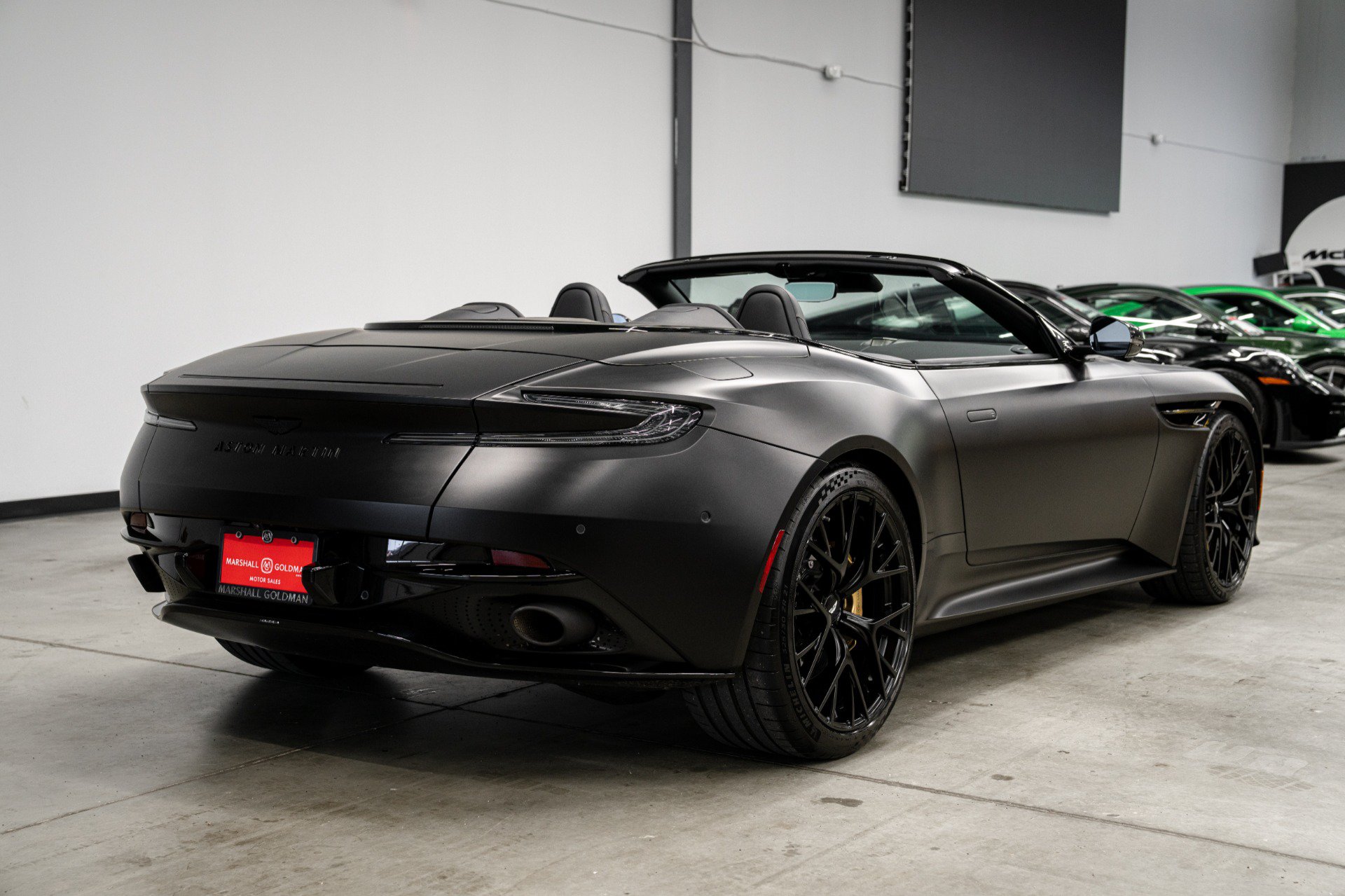 Used 2025 Aston Martin DB12 Convertible RWD image 8