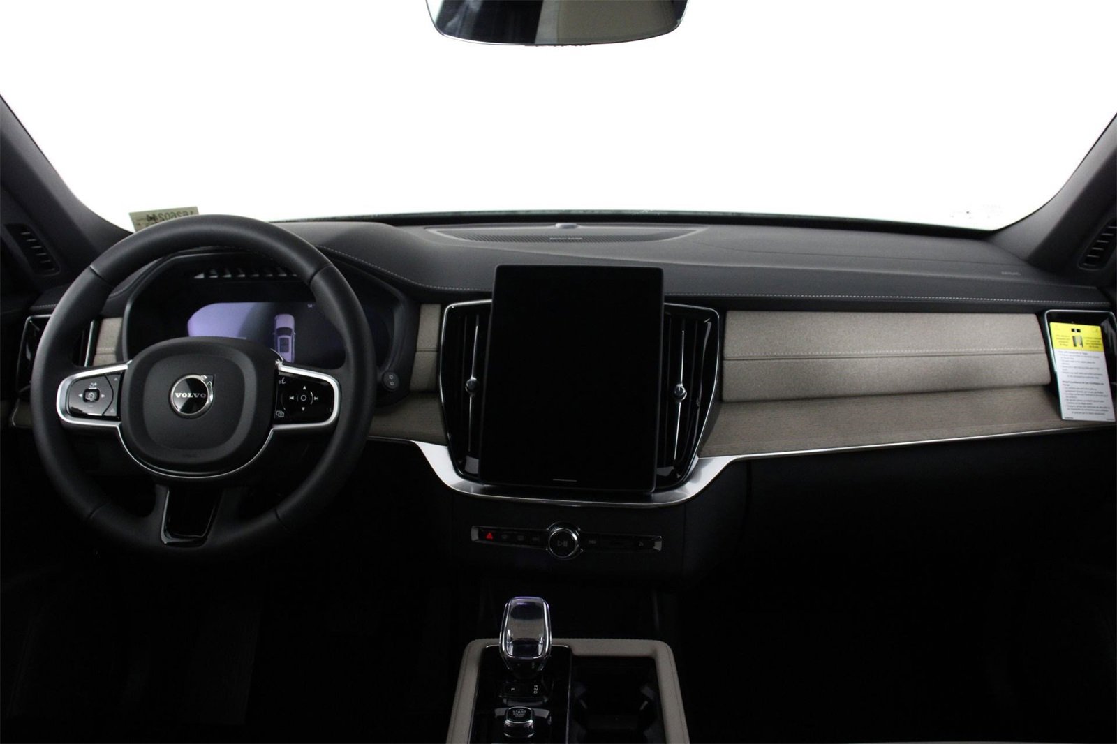 New 2026 Volvo XC90 B6 Plus w/ Protection Package Premier image 5