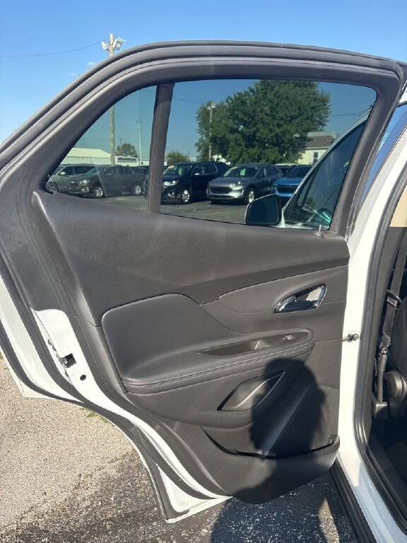 Used 2021 Buick Encore Preferred image 17