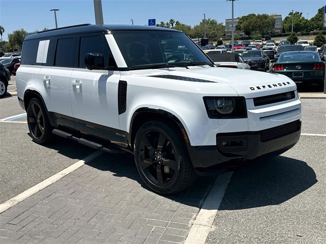 New 2025 Land Rover Defender 130 X-Dynamic SE image 9
