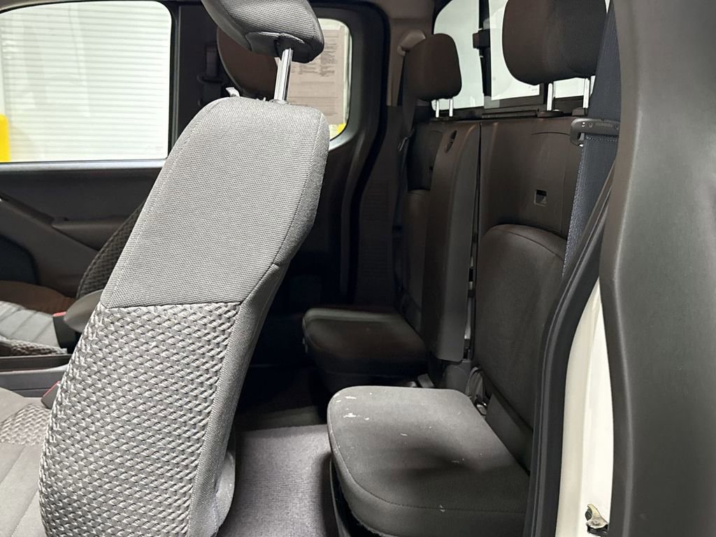 Used 2021 Nissan Frontier SV image 22