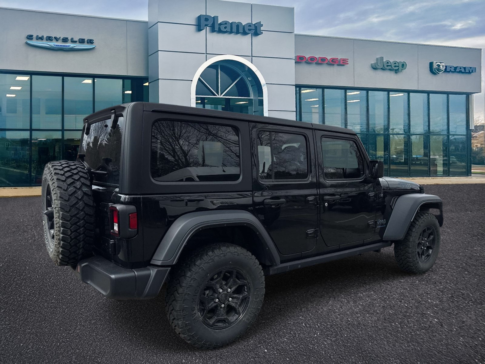 Used 2023 Jeep Wrangler Unlimited w/ Cold Weather Group AWD/4WD image 2