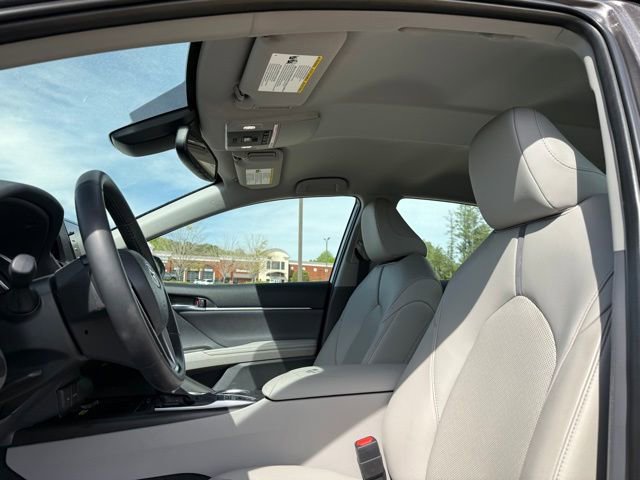 Used 2022 Toyota Camry XLE image 23