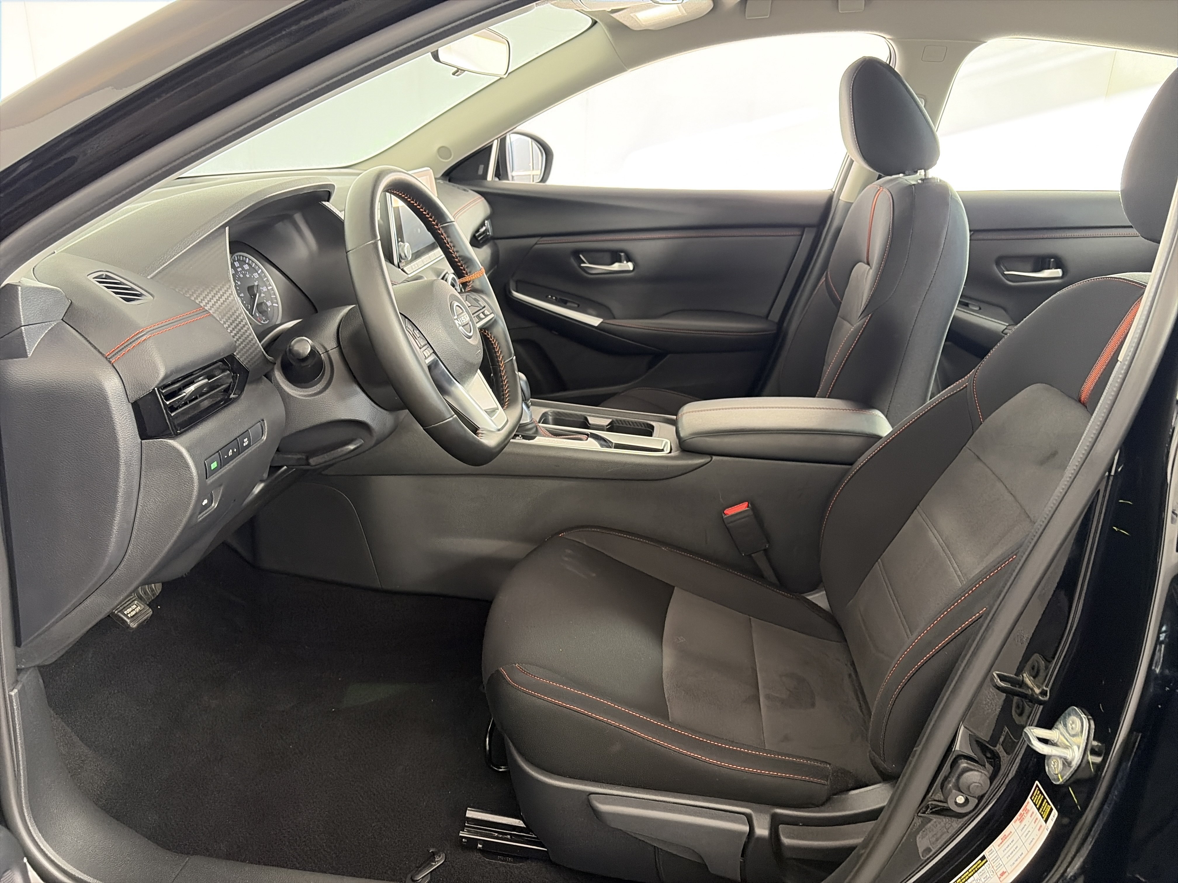 Used 2025 Nissan Sentra SR FWD image 6