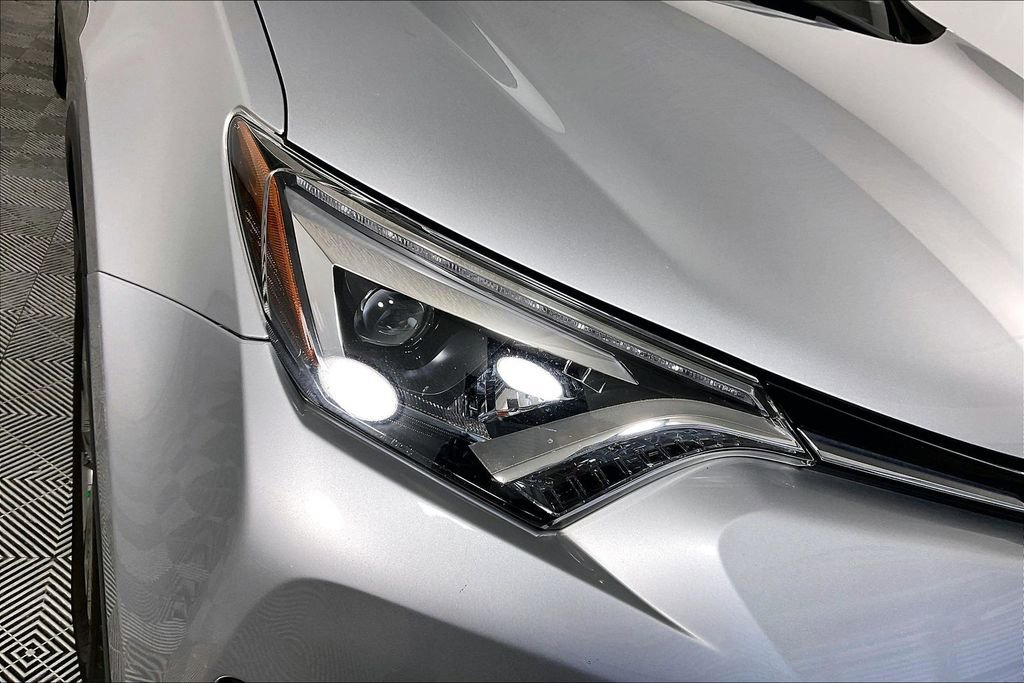 Used 2016 Toyota RAV4 Limited AWD/4WD image 27