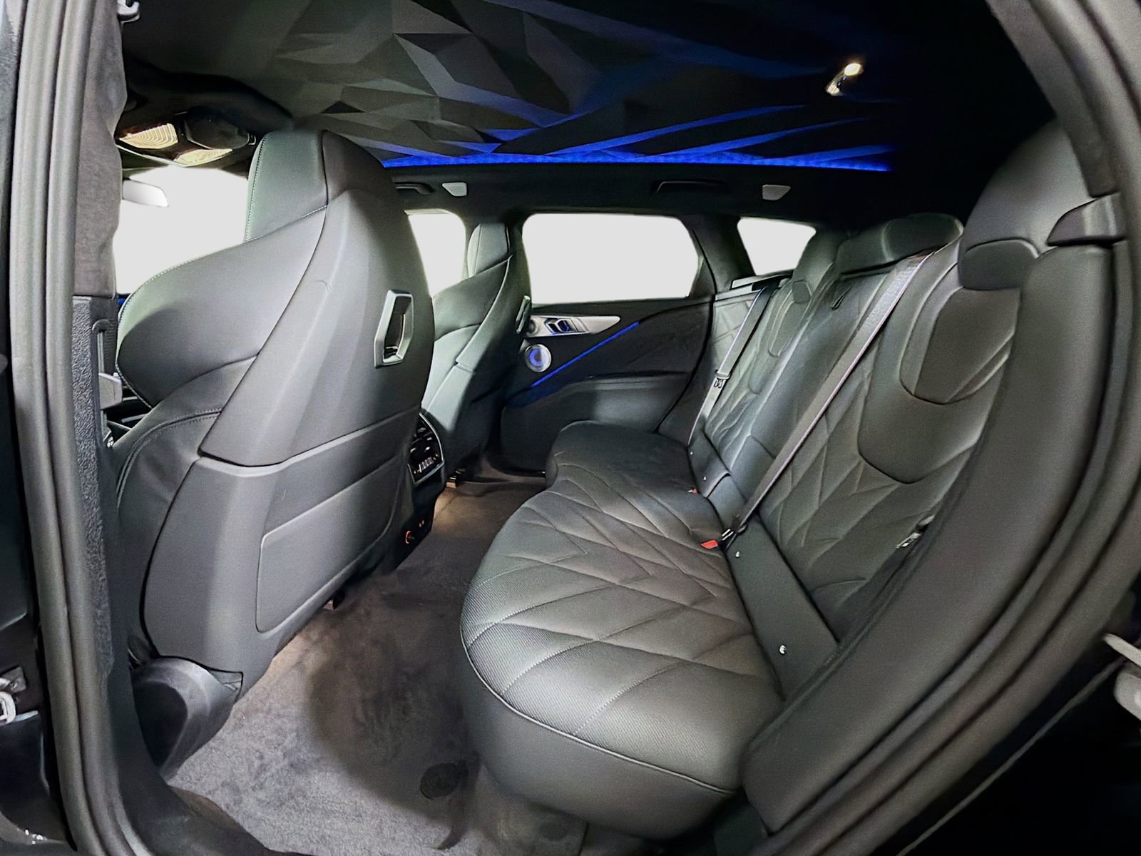 New 2026 BMW XM Label Red image 25