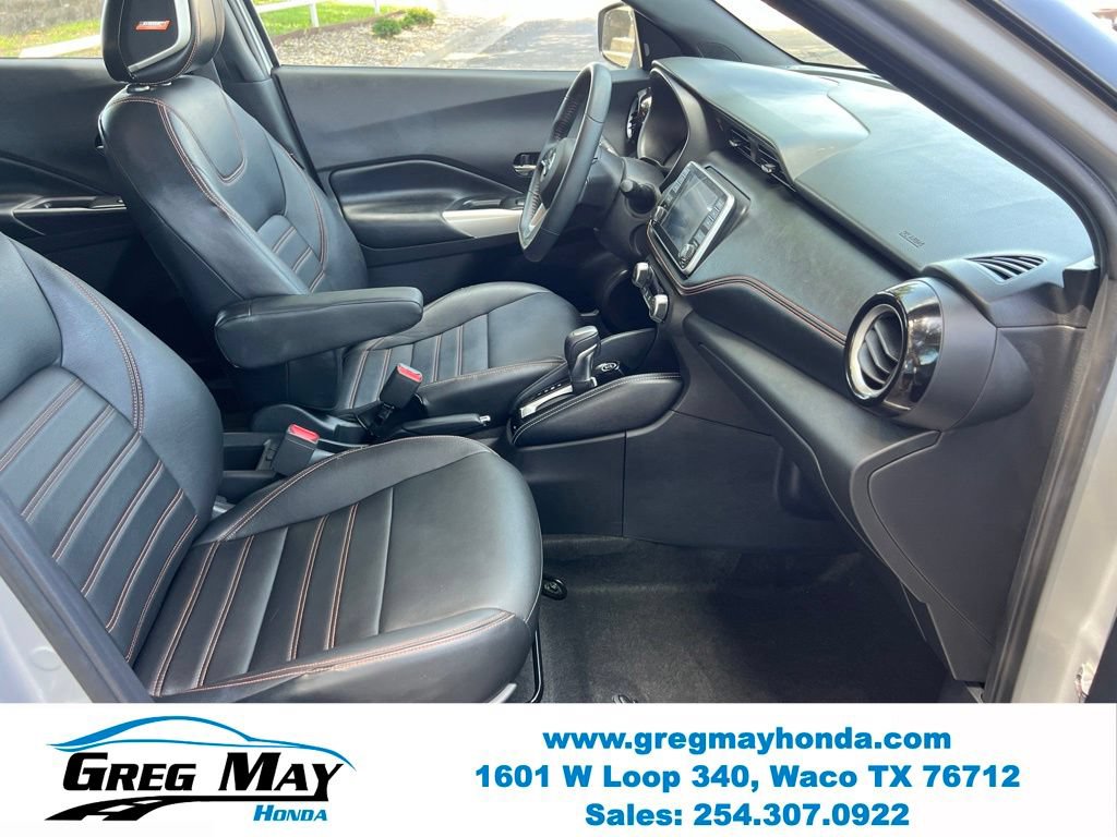 Used 2019 Nissan Kicks SR w/ SR Premium Package FWD image 13