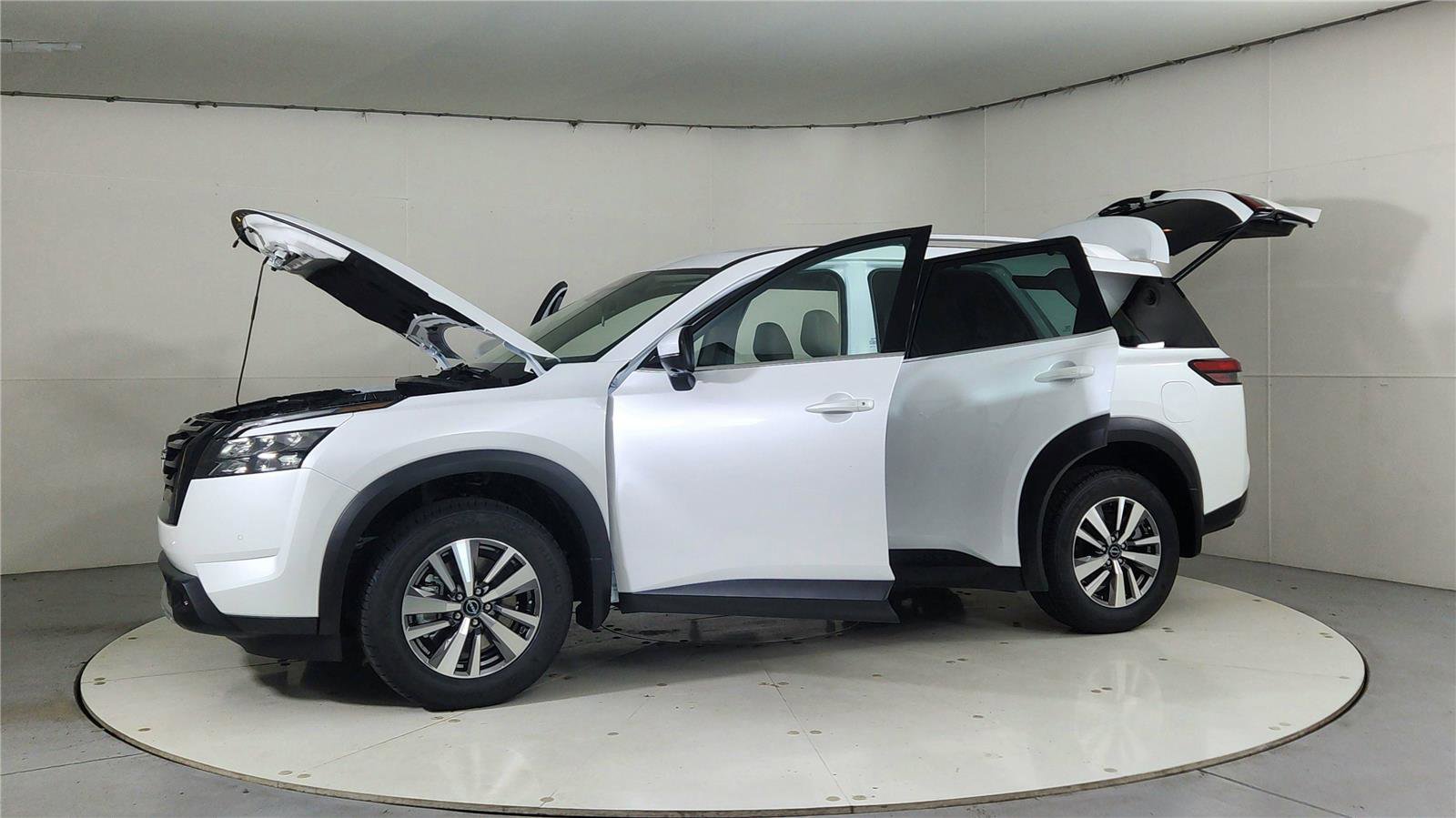 Used 2025 Nissan Pathfinder SL w/ Black Appearance Package image 10
