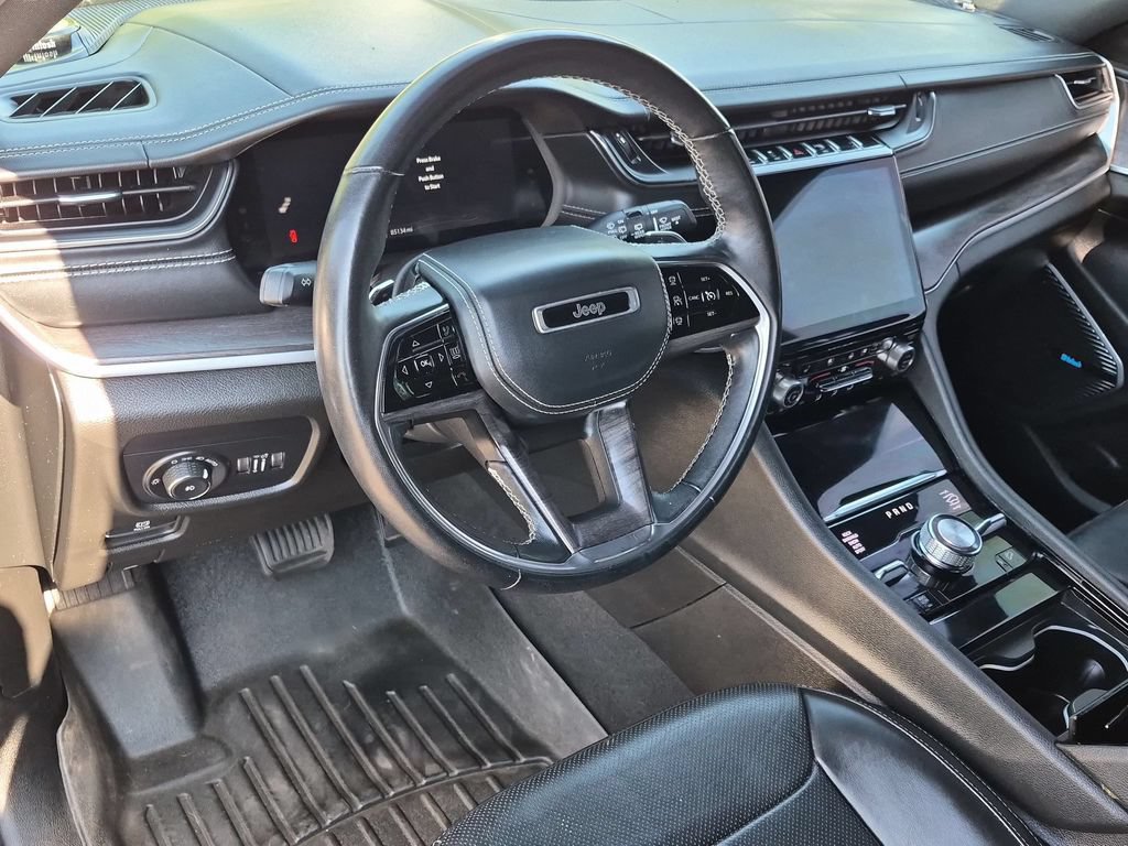 Used 2022 Jeep Grand Cherokee Overland AWD/4WD image 12