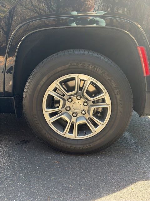 Used 2023 Jeep Wagoneer L 4WD image 30