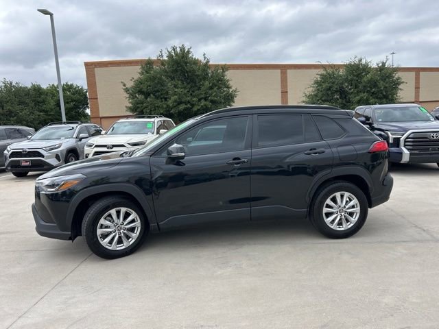 Used 2023 Toyota Corolla Cross LE FWD image 7