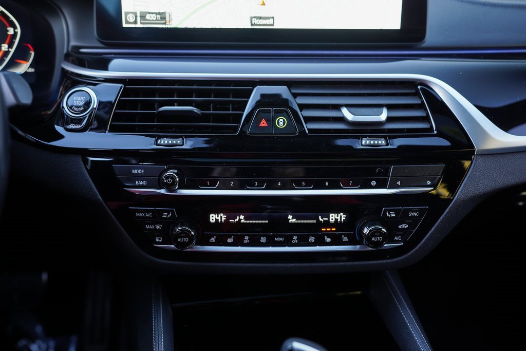 Used 2023 BMW M550i xDrive w/ Dynamic Handling Package image 32