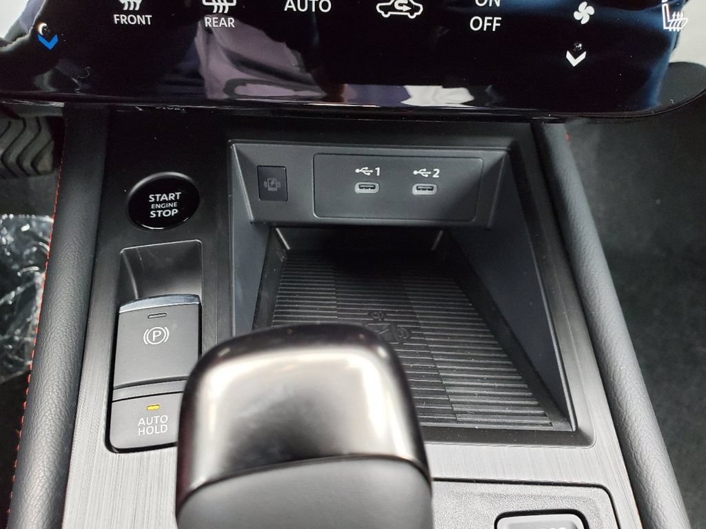 New 2026 Nissan Kicks SR w/ Cold Weather Package AWD/4WD image 28