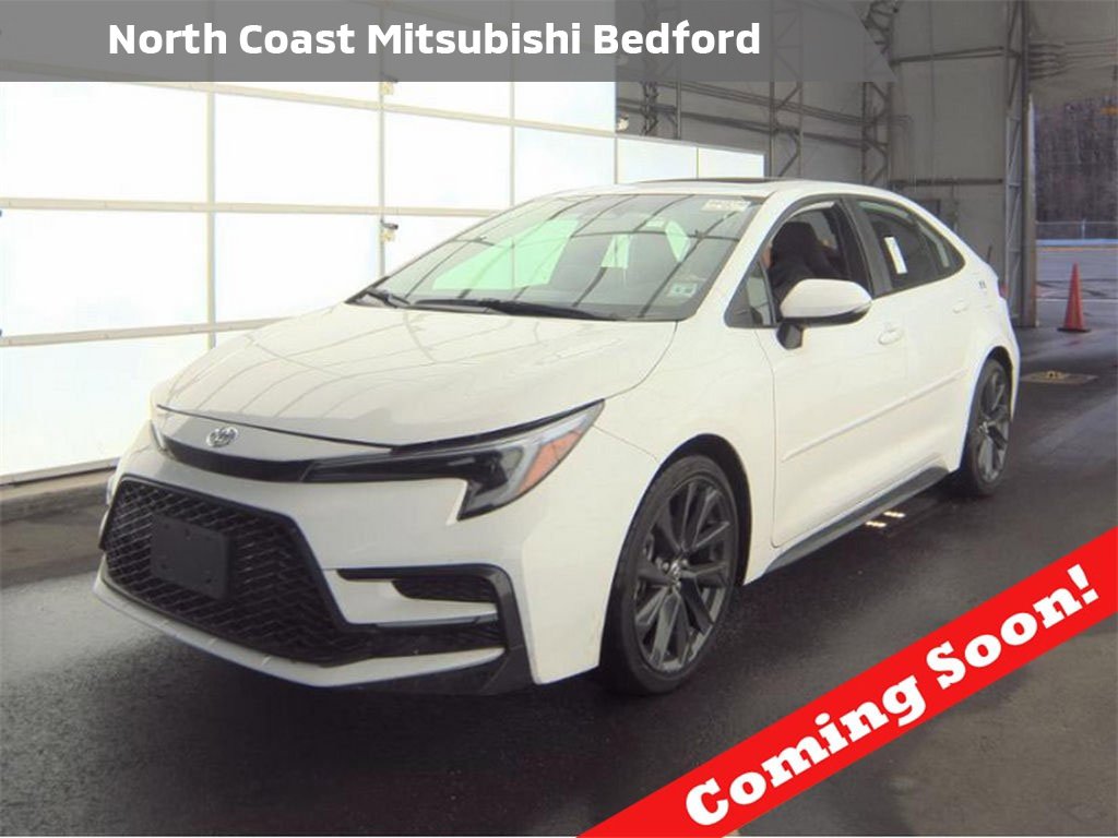 Used 2025 Toyota Corolla SE w/ SE Premium Package image 1