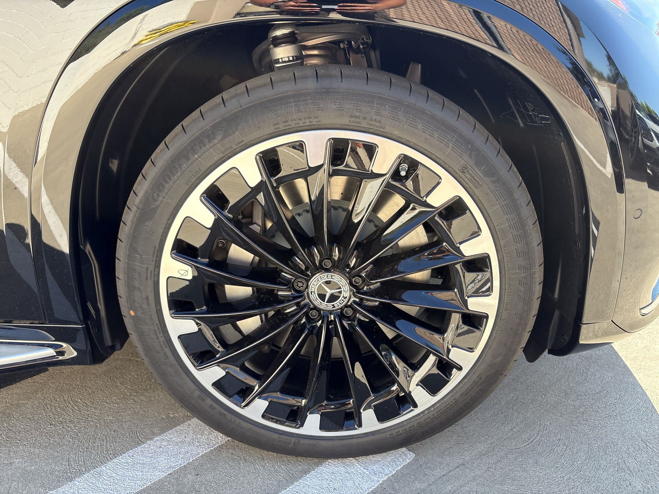 New 2026 Mercedes-Benz EQS 400 4MATIC SUV image 13