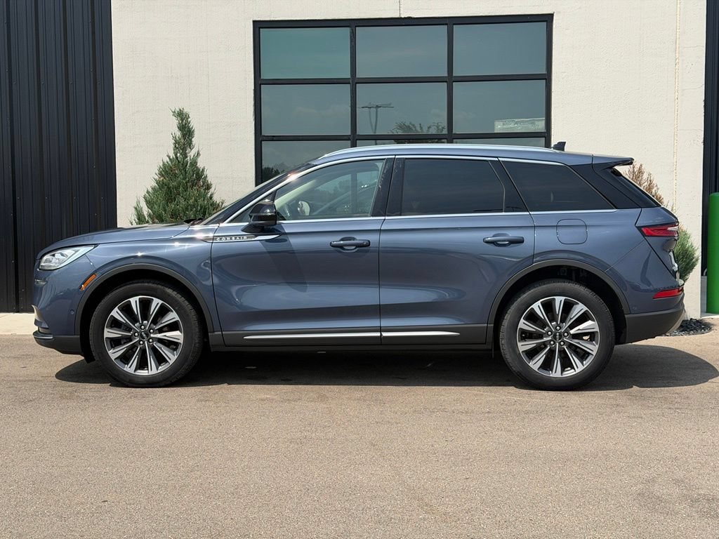 Used 2022 Lincoln Corsair Reserve w/ Equipment Group 201A AWD/4WD image 2