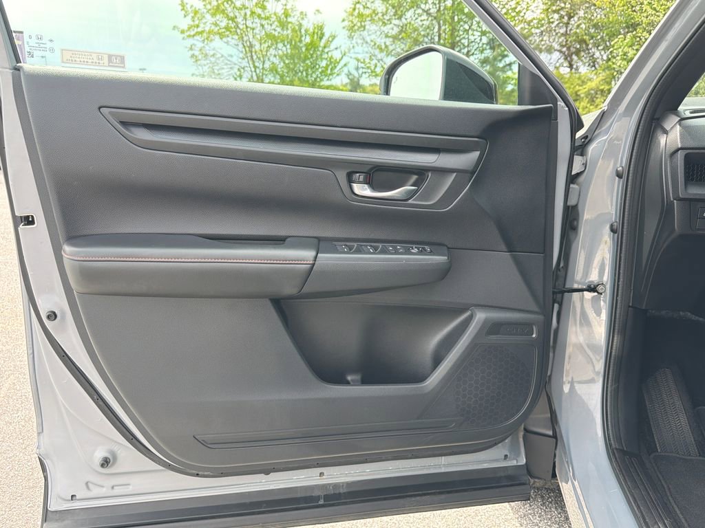 Used 2025 Honda CR-V Sport image 17