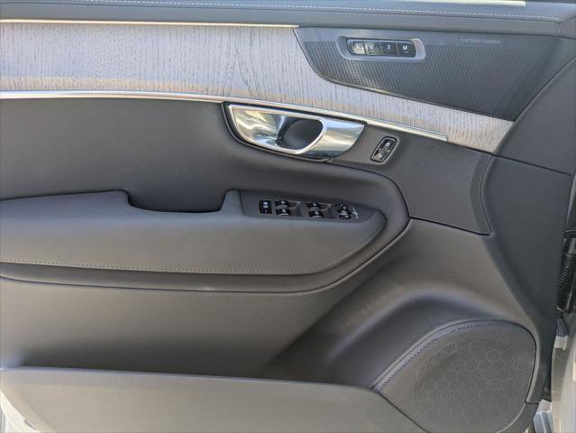 Used 2025 Volvo XC90 T8 Ultra w/ Protection Package Premier image 10