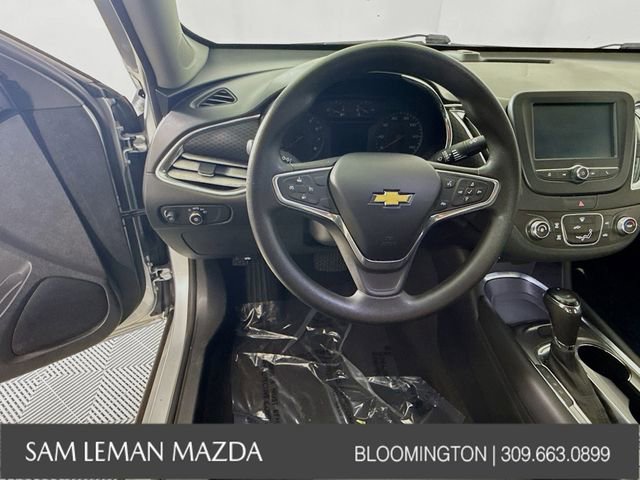 Used 2018 Chevrolet Malibu LT image 11