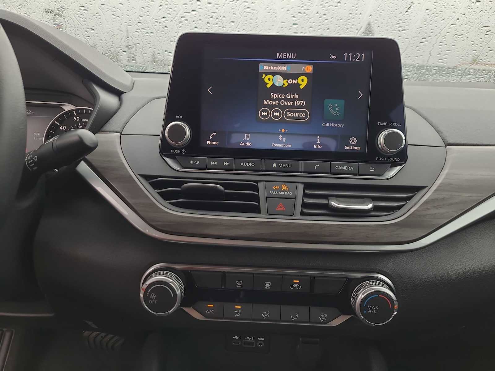 Used 2025 Nissan Altima 2.5 SV FWD image 24